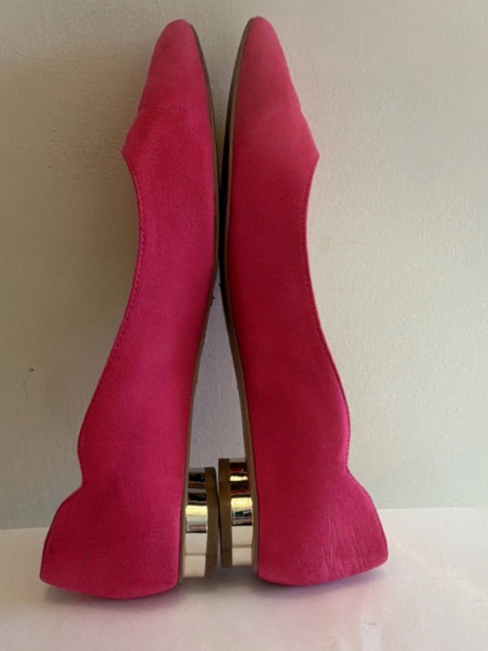 Pointed Suede Flats in Hot Pink with Gold Heels Size 7 Work Summer Night Out - Picture 2 of 4